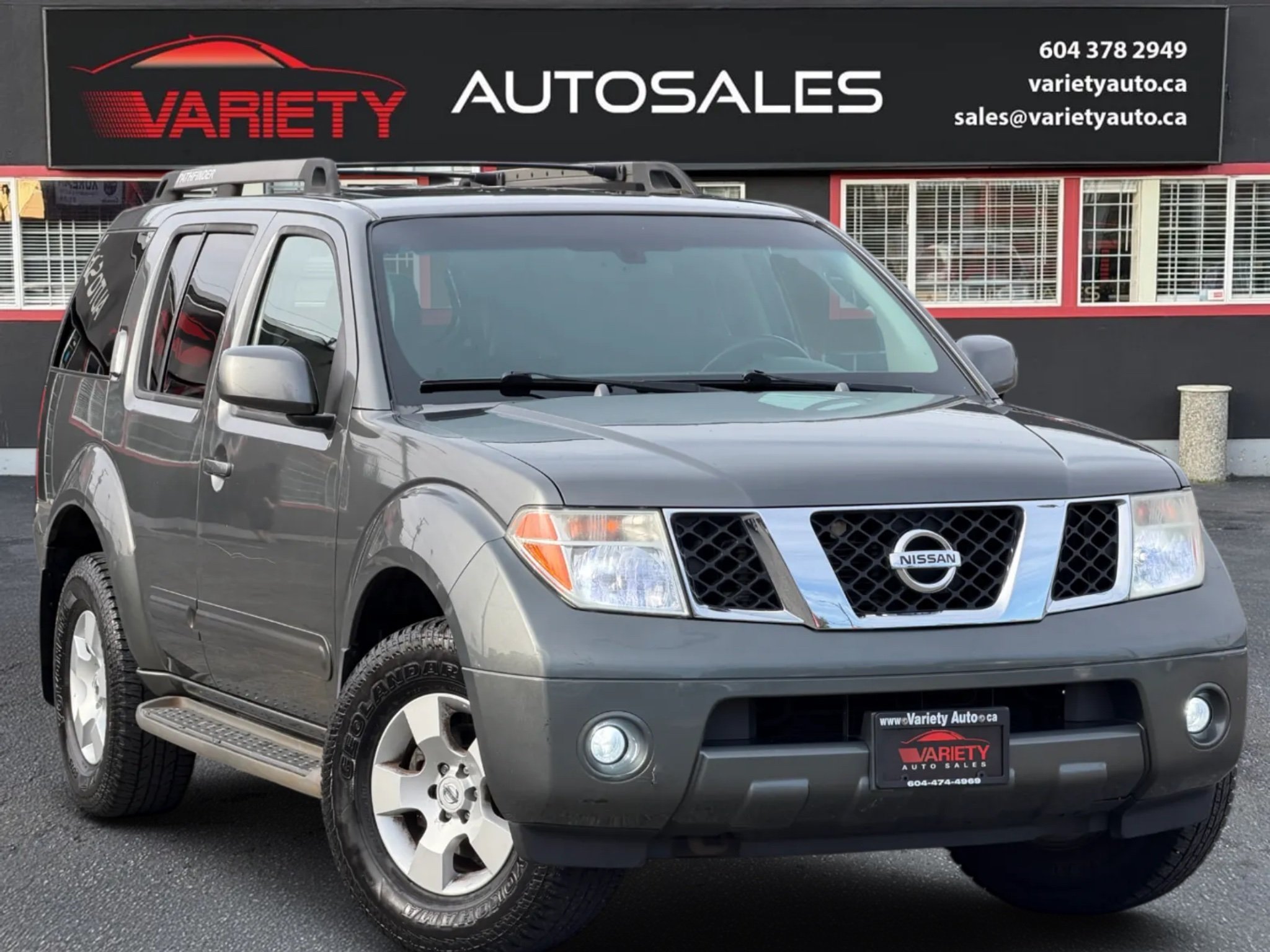 2005 Nissan Pathfinder LE